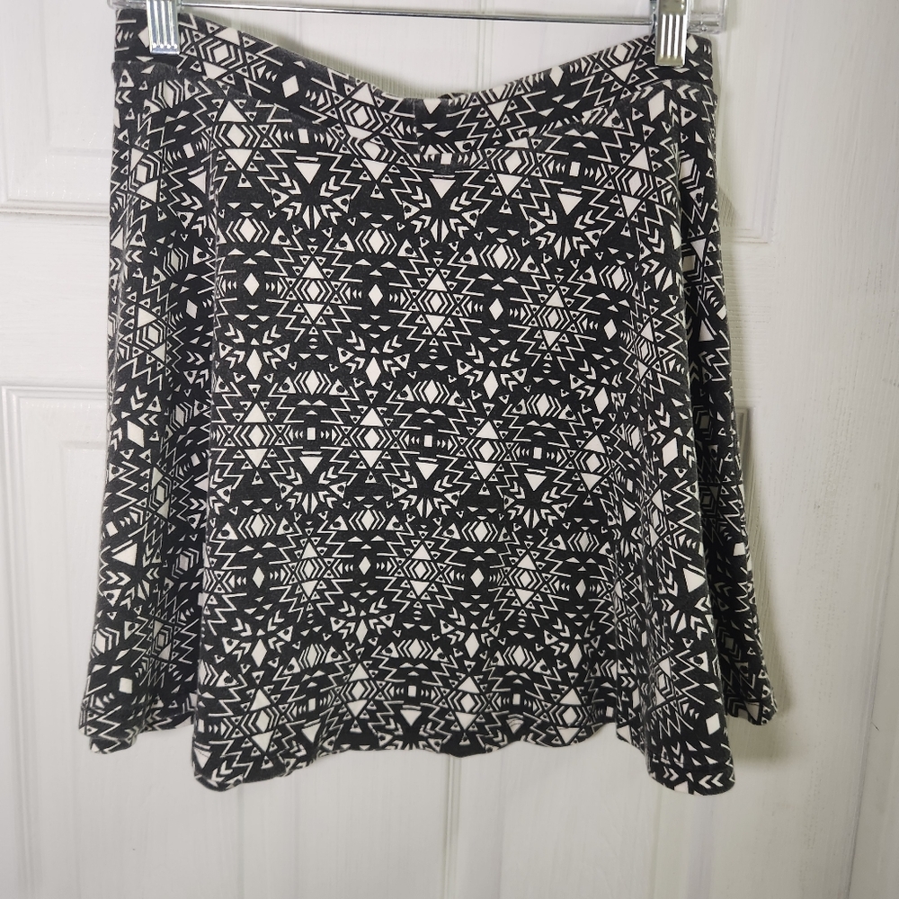 Patterned skirt - Picture 3 of 3